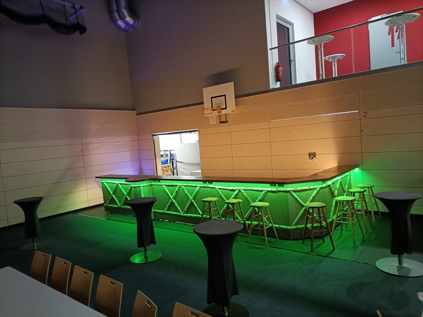 Event-Bar in einer Halle